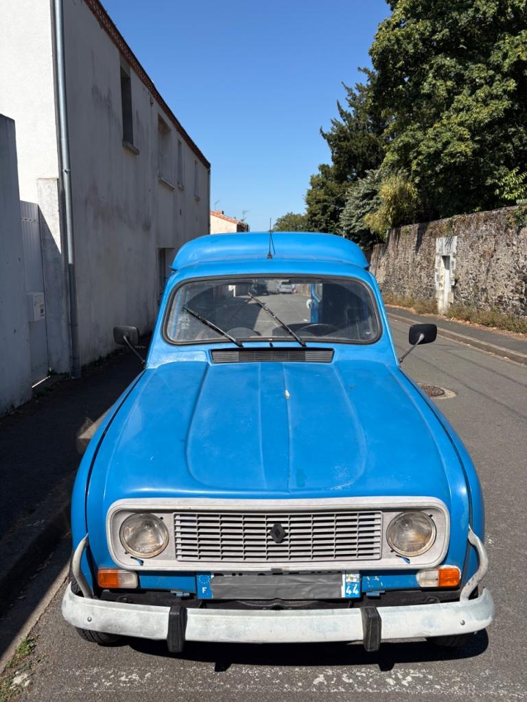 RENAULT 4 (R4) Fourgonnette - 1984 LesAnciennes.com