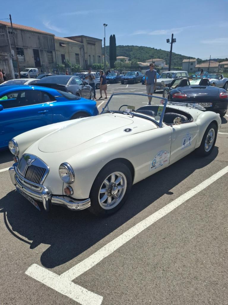 MG MGA Cabriolet - 1960 LesAnciennes.com