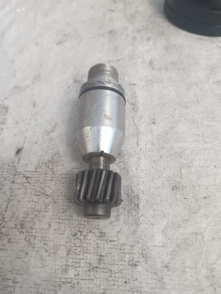 Pignon de compteur pour Ferrari 365/400 LesAnciennes.com