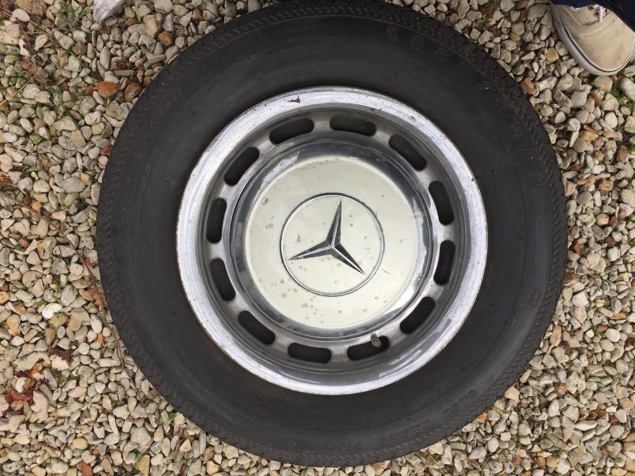 4 jantes Mercedes 300 SE (W112) état neuf LesAnciennes.com