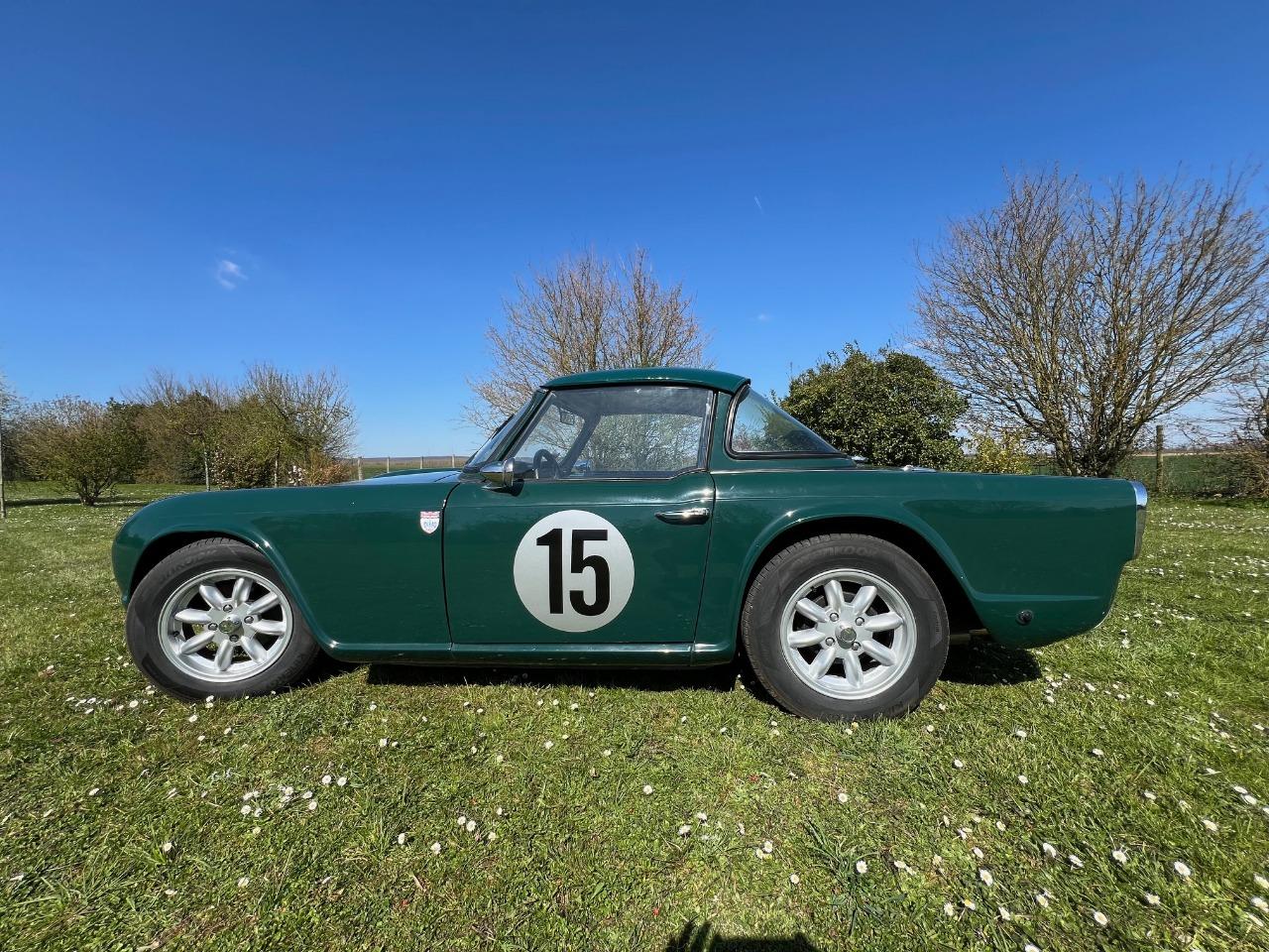 TRIUMPH TR4 - 1965 LesAnciennes.com