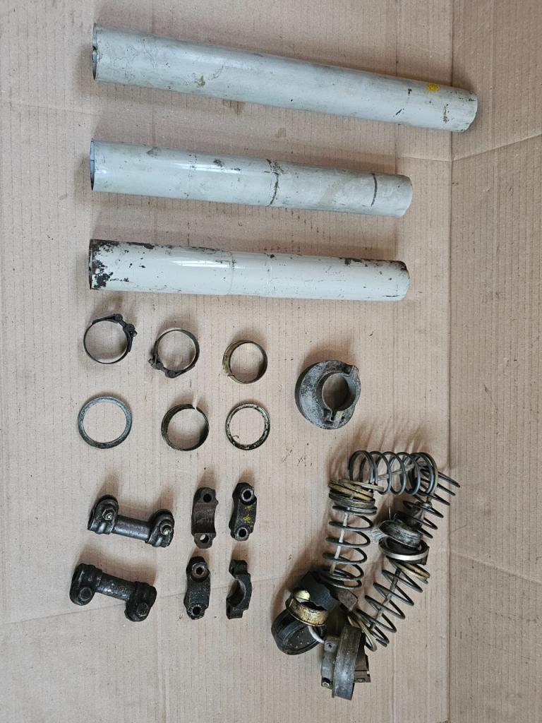 Lot de pièces CITROEN DS LesAnciennes.com