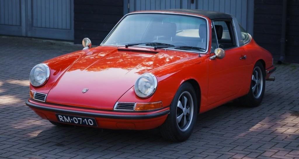 PORSCHE 911 targa - 1968 LesAnciennes.com