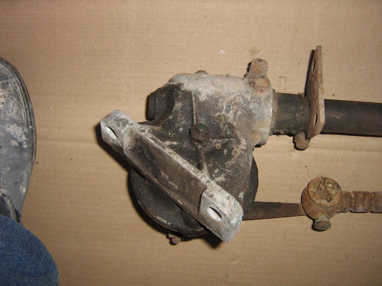 Boitier de direction ROSENGART LR4N2 LesAnciennes.com