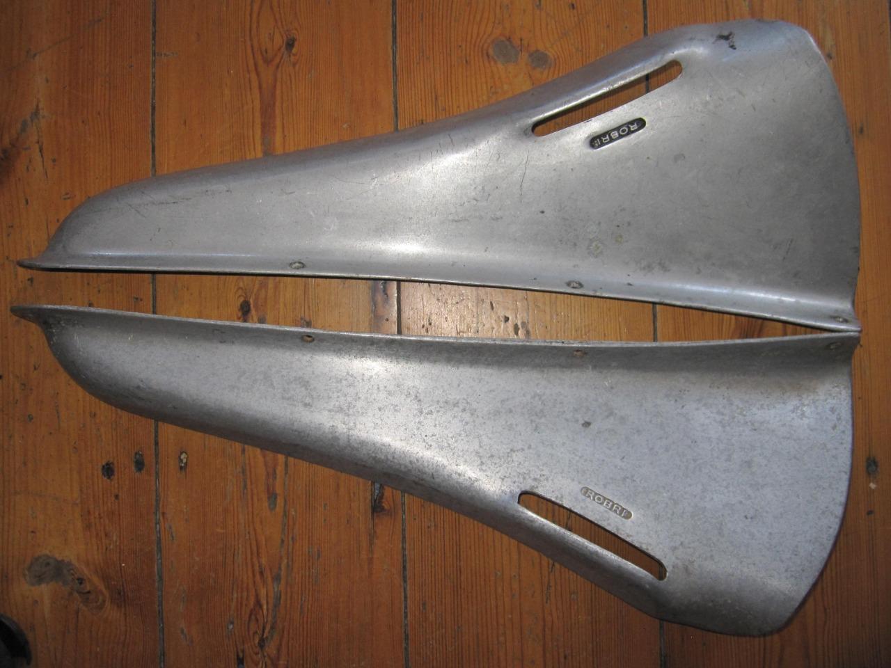 Robri d'aile avant CITROEN Traction LesAnciennes.com
