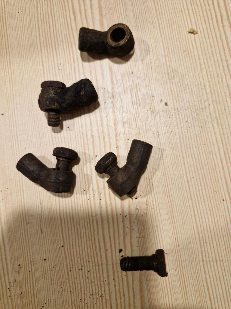 Raccord RENAULT 4CV 1062 LesAnciennes.com