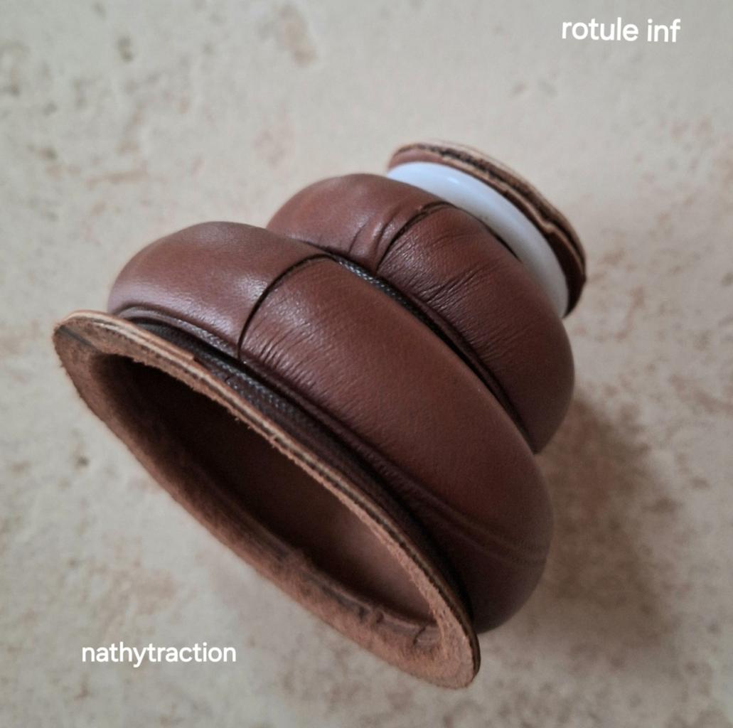 Une coupelle cuir rotule INF TRACTION CITROËN LesAnciennes.com