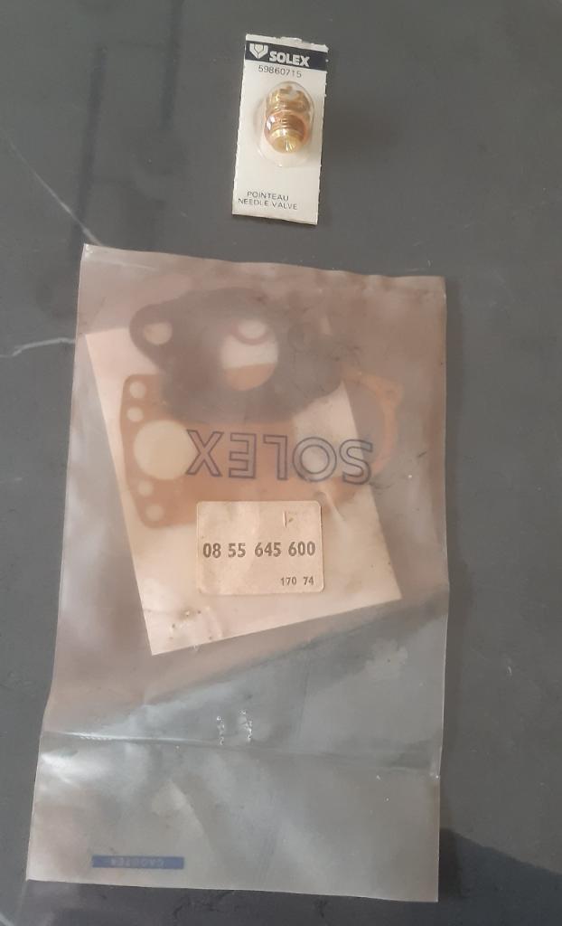 Ensemble joints Carbu Solex et pointeau pour R6 LesAnciennes.com