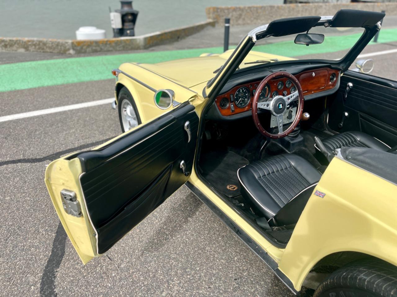 TRIUMPH TR250 - 1968 LesAnciennes.com