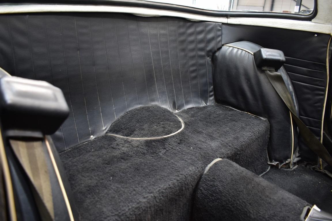 TRIUMPH TR4A IRS Surrey Top + OD - 1967 LesAnciennes.com
