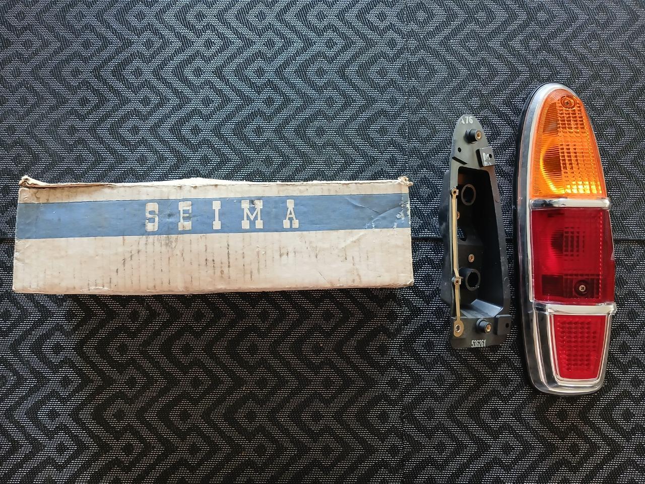 Feu arrière SIMCA 1300 1301 1500 1501 break LesAnciennes.com