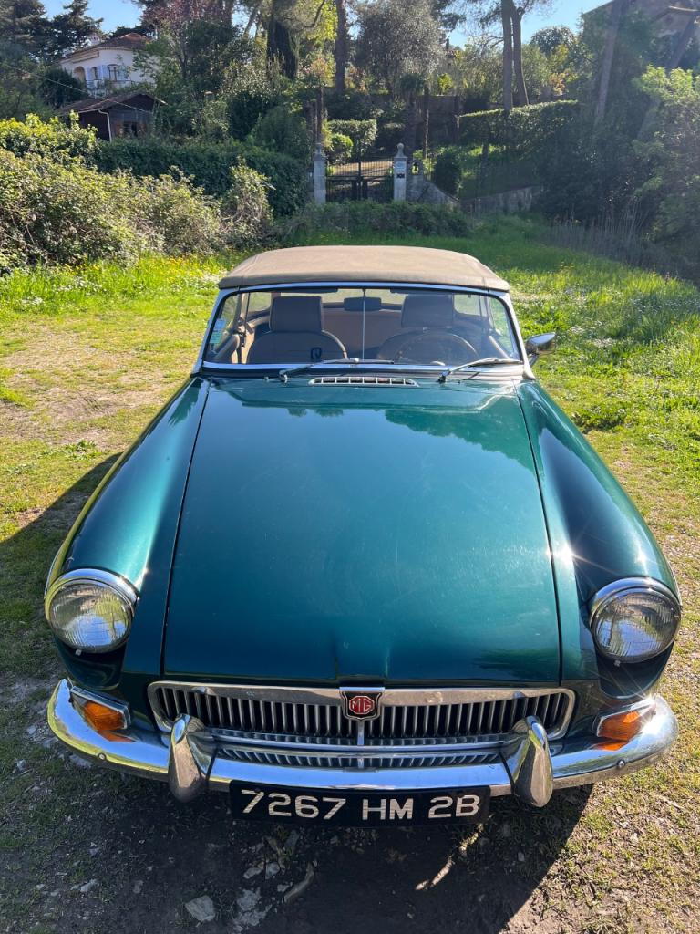 MG MGB Cabriolet - 1967 LesAnciennes.com