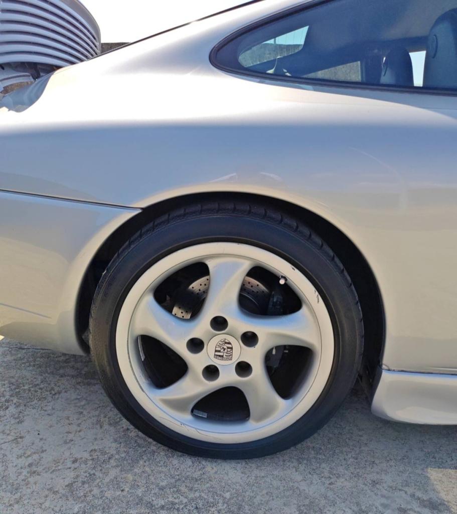 PORSCHE 911 996 Carrera 3.4 - 1999 LesAnciennes.com