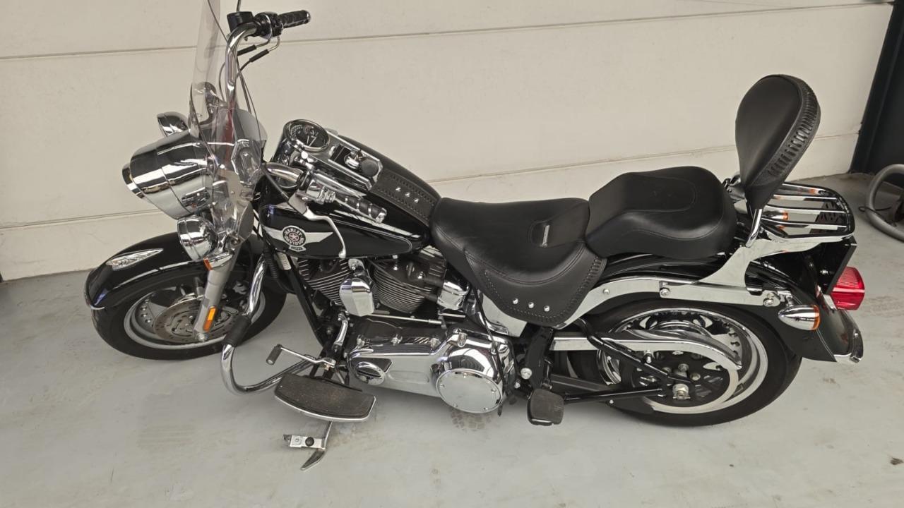 HARLEY DAVIDSON Heritage Softail fatboy - 2011 LesAnciennes.com