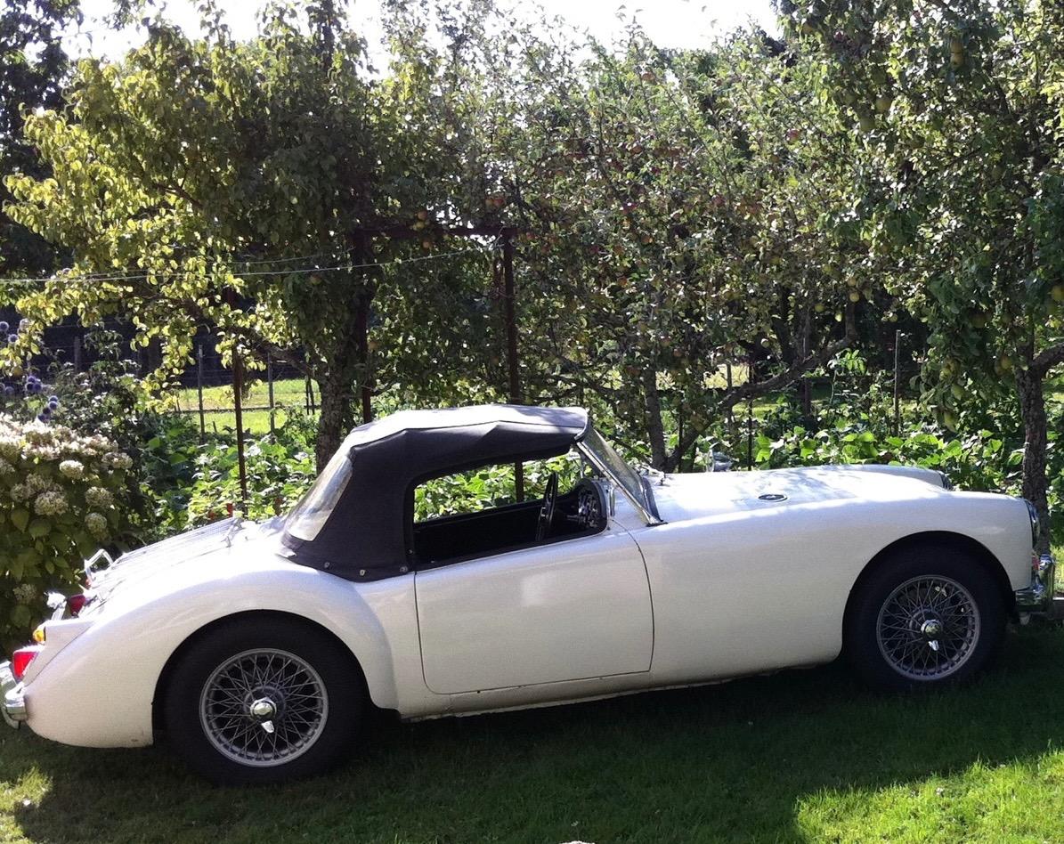 MG MGA Cabriolet - 1960 LesAnciennes.com