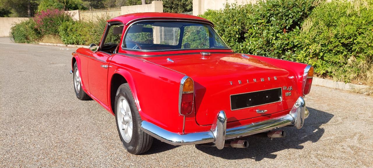 TRIUMPH TR4A IRS.SURREY+CAPOTE - 1965 LesAnciennes.com