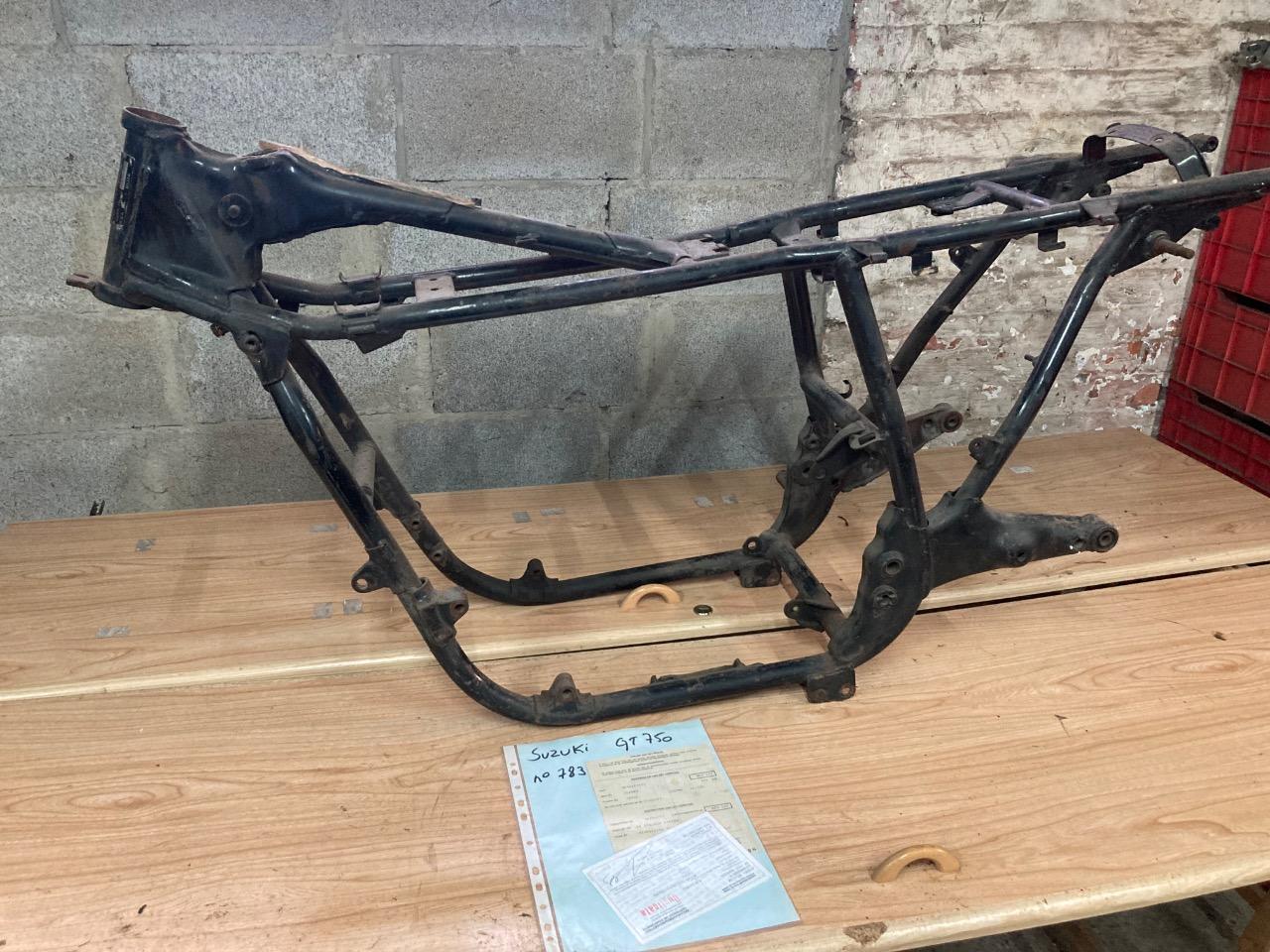 Cadres SUZUKI GT 750 LesAnciennes.com