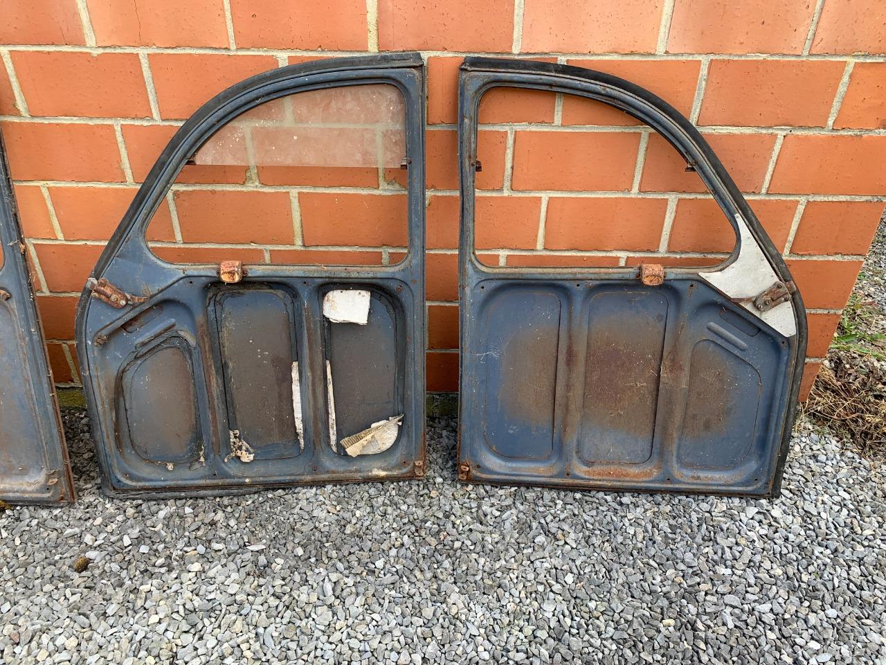 Lot de portes pour CITROEN 2CV AZ LesAnciennes.com