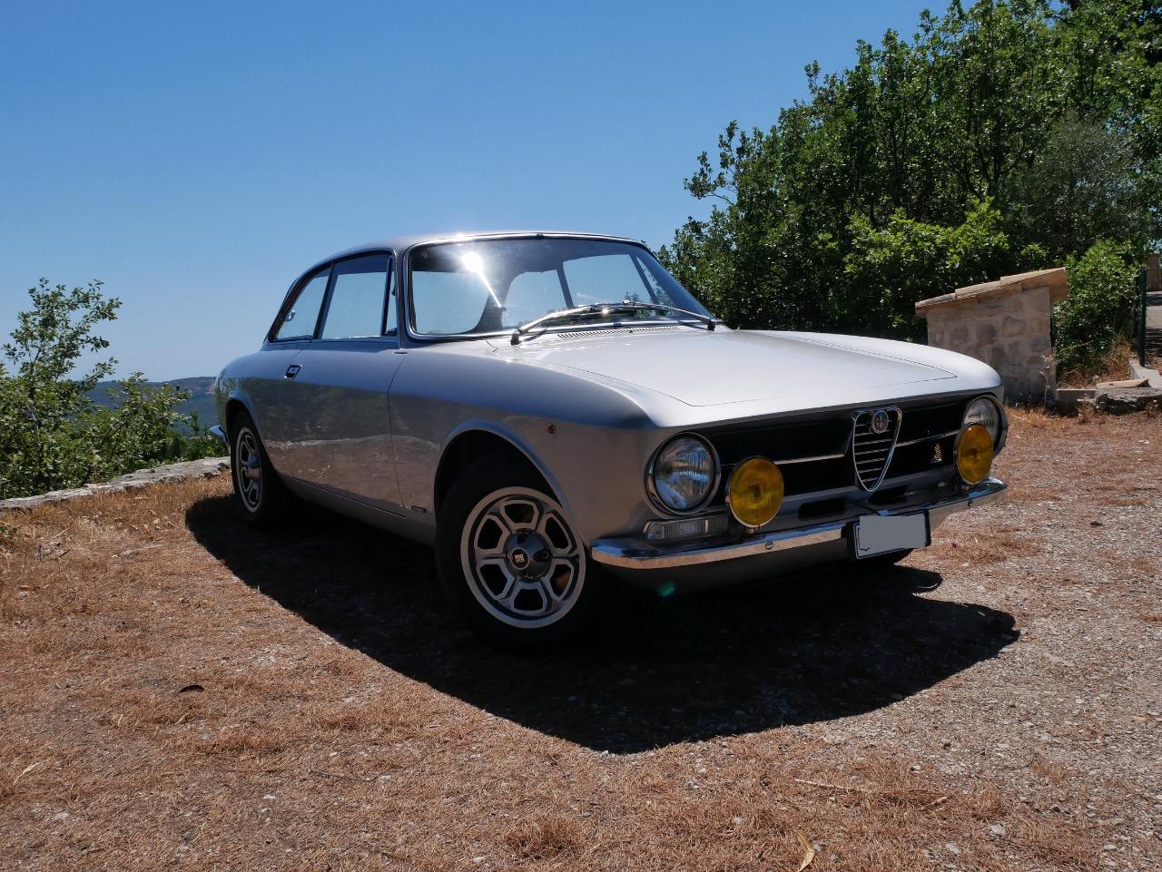 ALFA ROMEO 1300 GT 1300 Junior - 1970 LesAnciennes.com