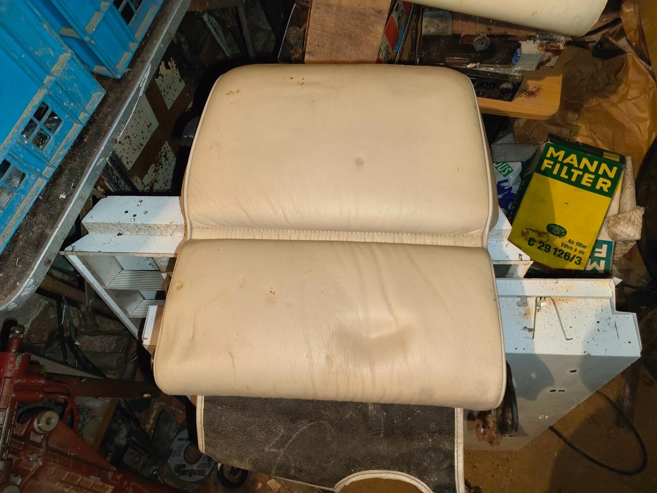 Dossier de siège PORSCHE 928 S4 LesAnciennes.com