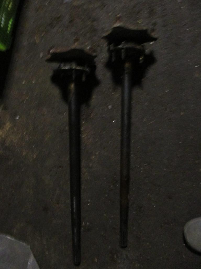 Arbres de roue PEUGEOT 203 LesAnciennes.com