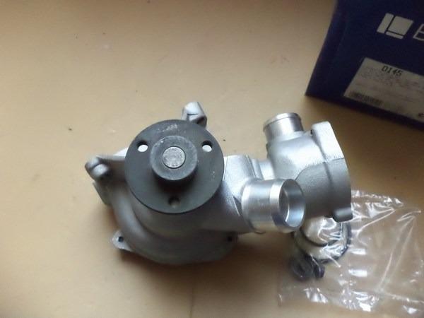 Pompe eau mercedes W124 W126 R129 R107 W463 W201 LesAnciennes.com