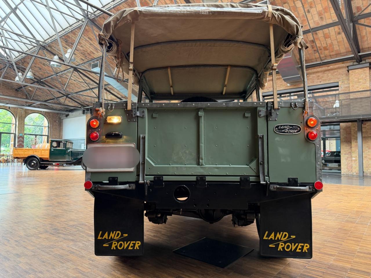 LAND ROVER 88 II-A 2.2 77 cv - 1964 LesAnciennes.com