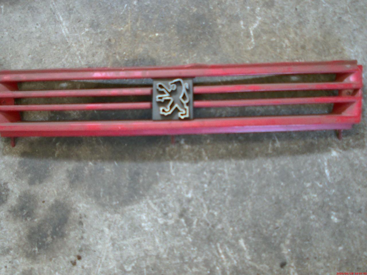 Calandre PEUGEOT 309 LesAnciennes.com
