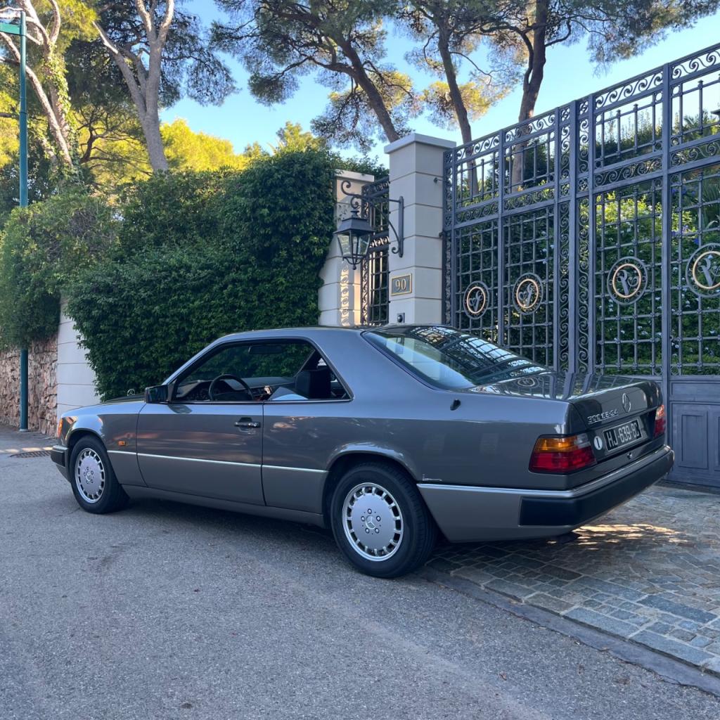 MERCEDES 300 CE -24 - 1990 LesAnciennes.com