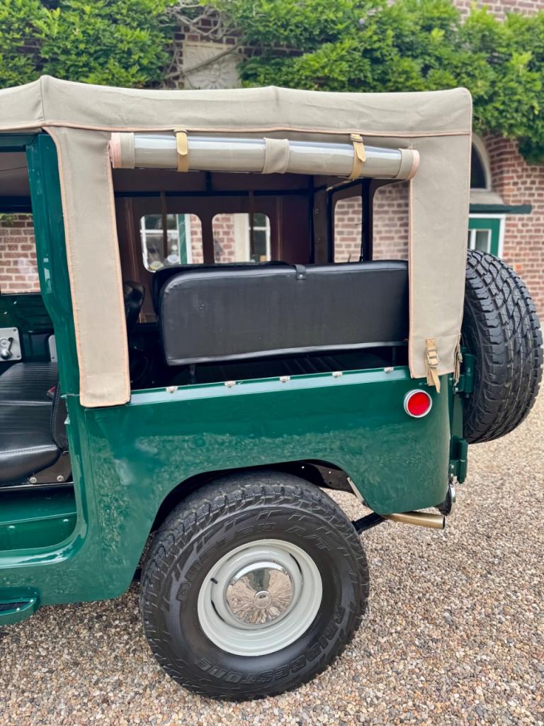 TOYOTA Land Cruiser FJ40 - 1966 LesAnciennes.com