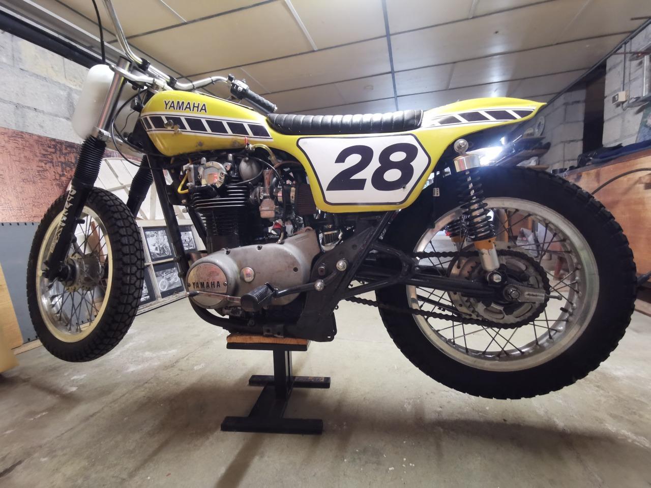 YAMAHA XS 650 447 - 1977 LesAnciennes.com