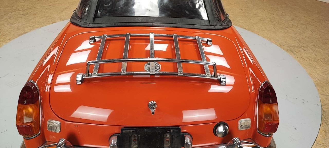 MG MGB Cabriolet - 1974 LesAnciennes.com