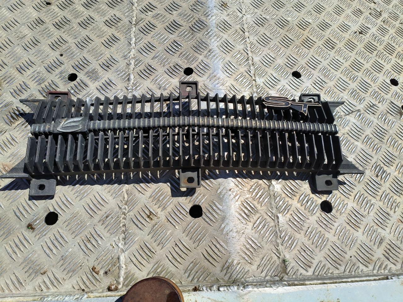 Calandre TOYOTA Celica ST LesAnciennes.com