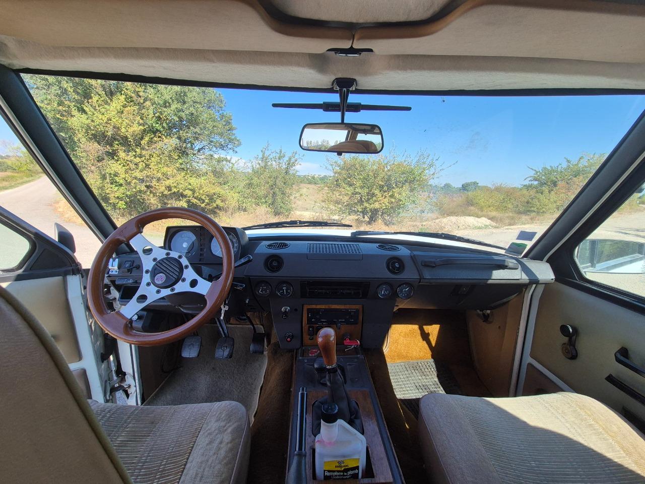 LAND ROVER Range Rover CLASSIC 3.5 V8 - 1975 LesAnciennes.com