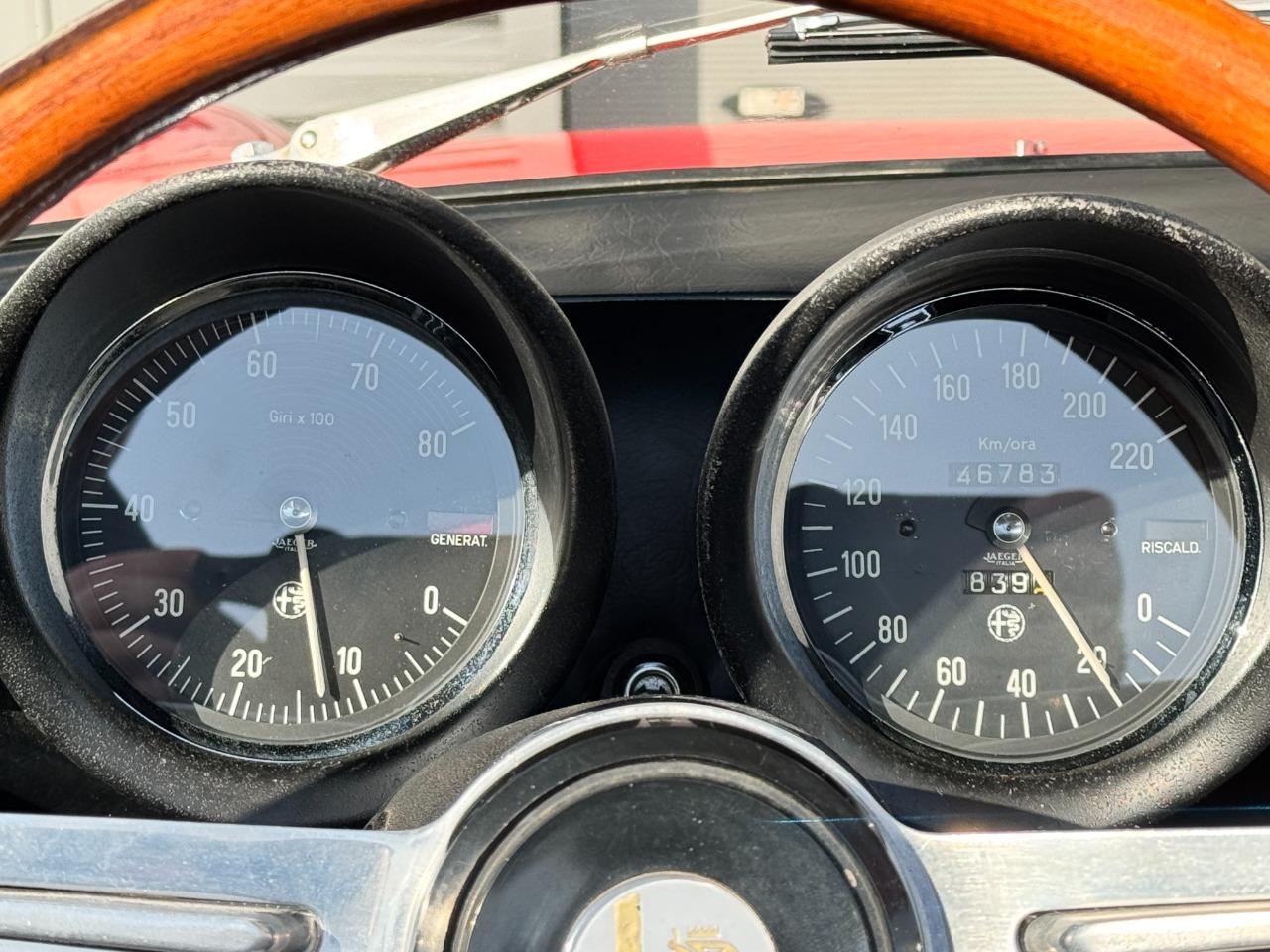 ALFA ROMEO 1750 Spider Coda Tronca - 1971 LesAnciennes.com