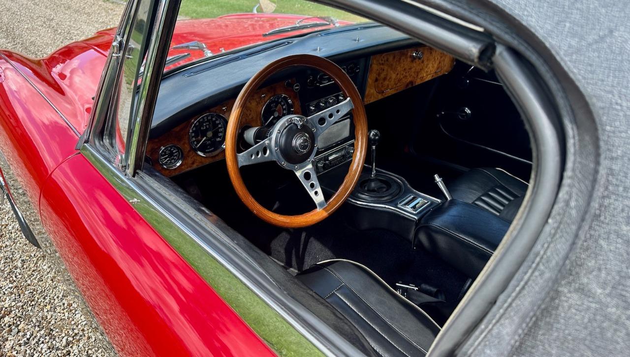 AUSTIN HEALEY 3000 MK3 BJ8 - 1964 LesAnciennes.com