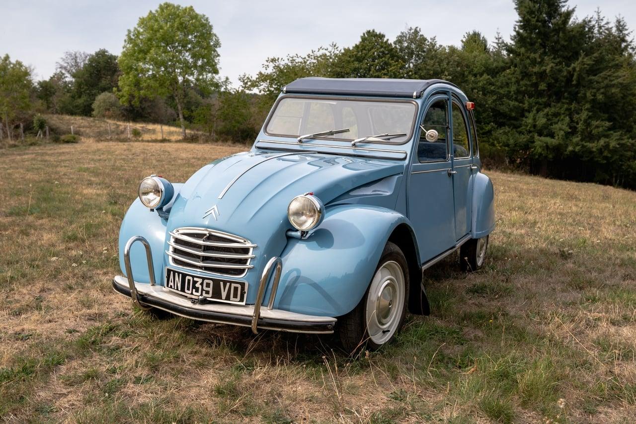1965 Citroën 2CV AZAM ENAC LesAnciennes.com