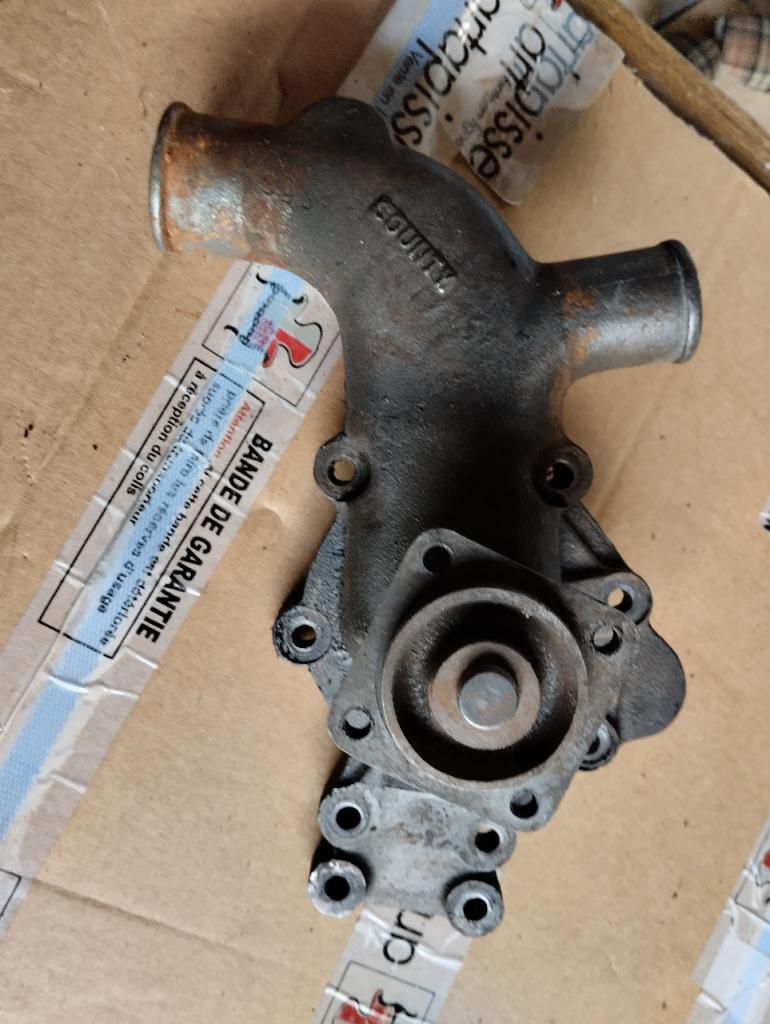 Pompe à eau JAGUAR MK2 LesAnciennes.com