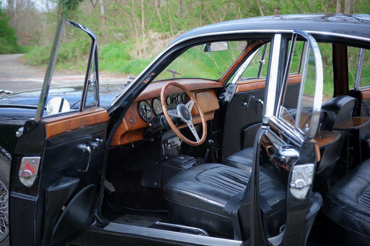 JAGUAR MK2 3.8L - 1960 LesAnciennes.com