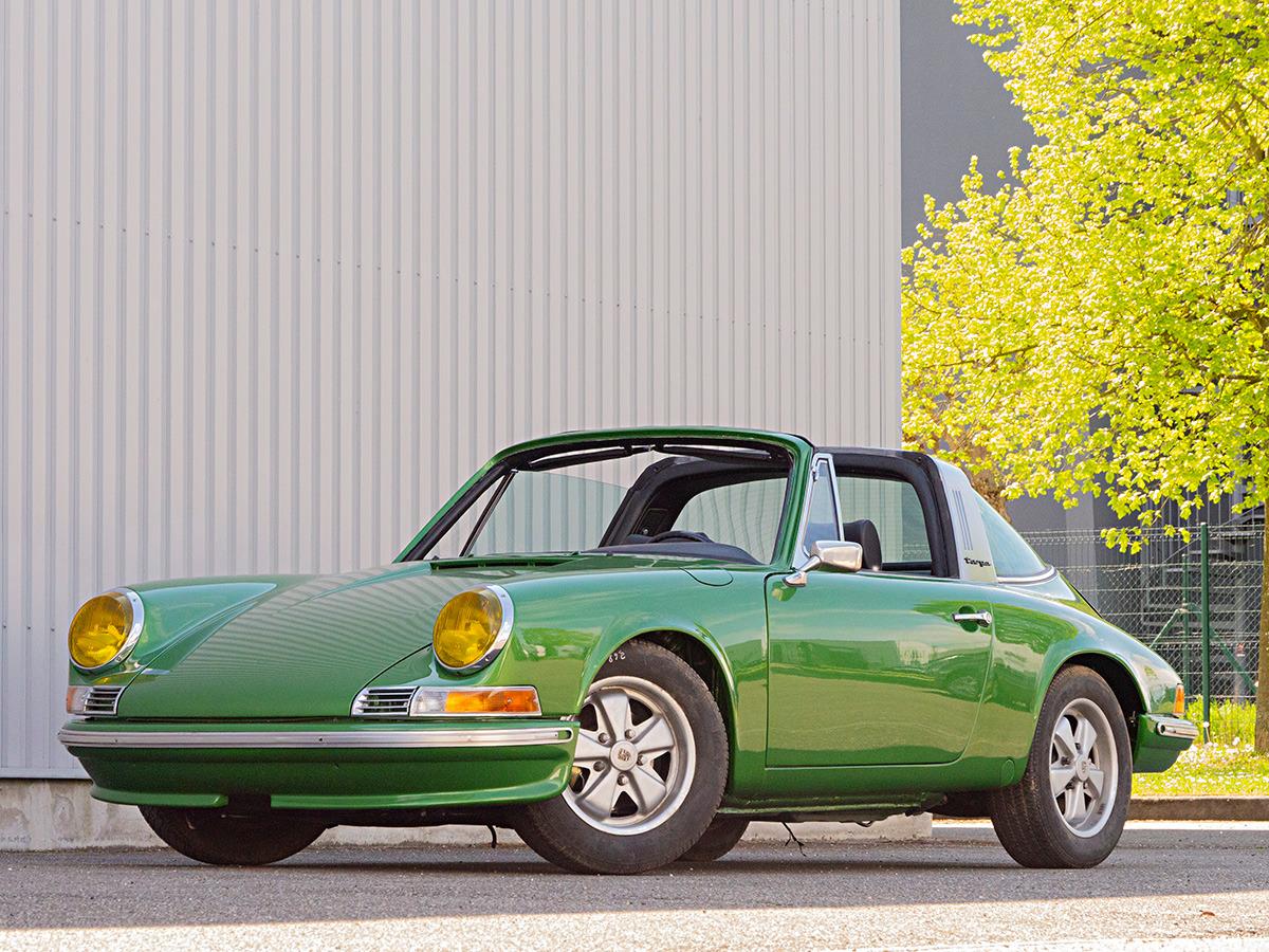PORSCHE 911 2.4S Traga - 1971 LesAnciennes.com