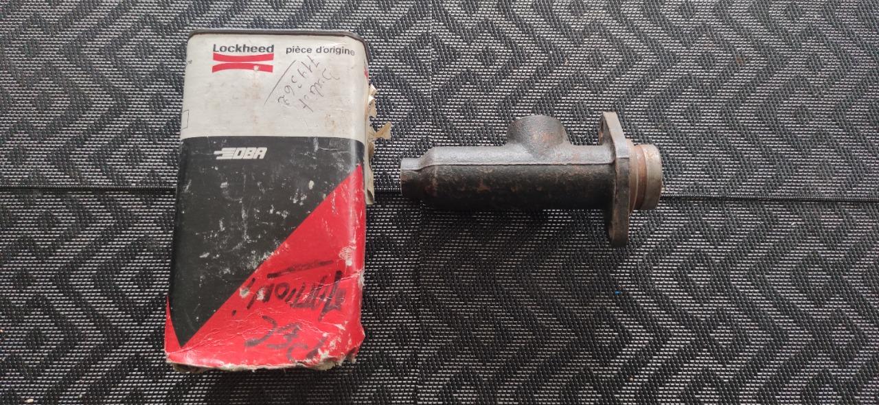 Emetteur d'embrayage BERLIET LesAnciennes.com