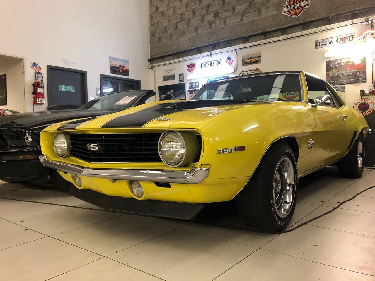 CHEVROLET Camaro RS SS - 1969 LesAnciennes.com