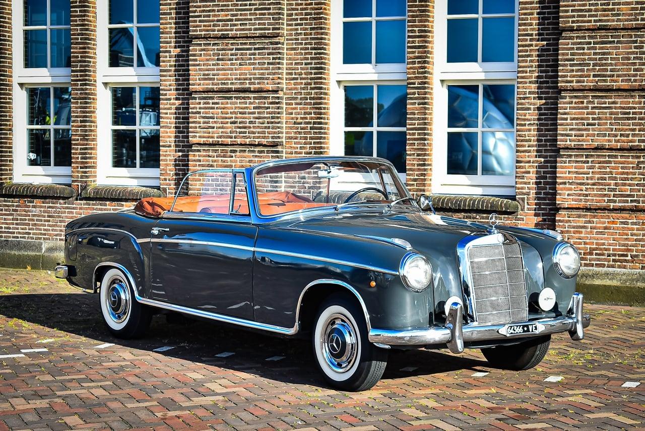 1954 Mercedes-Benz 220S Ponton Convertible 2,2L LesAnciennes.com