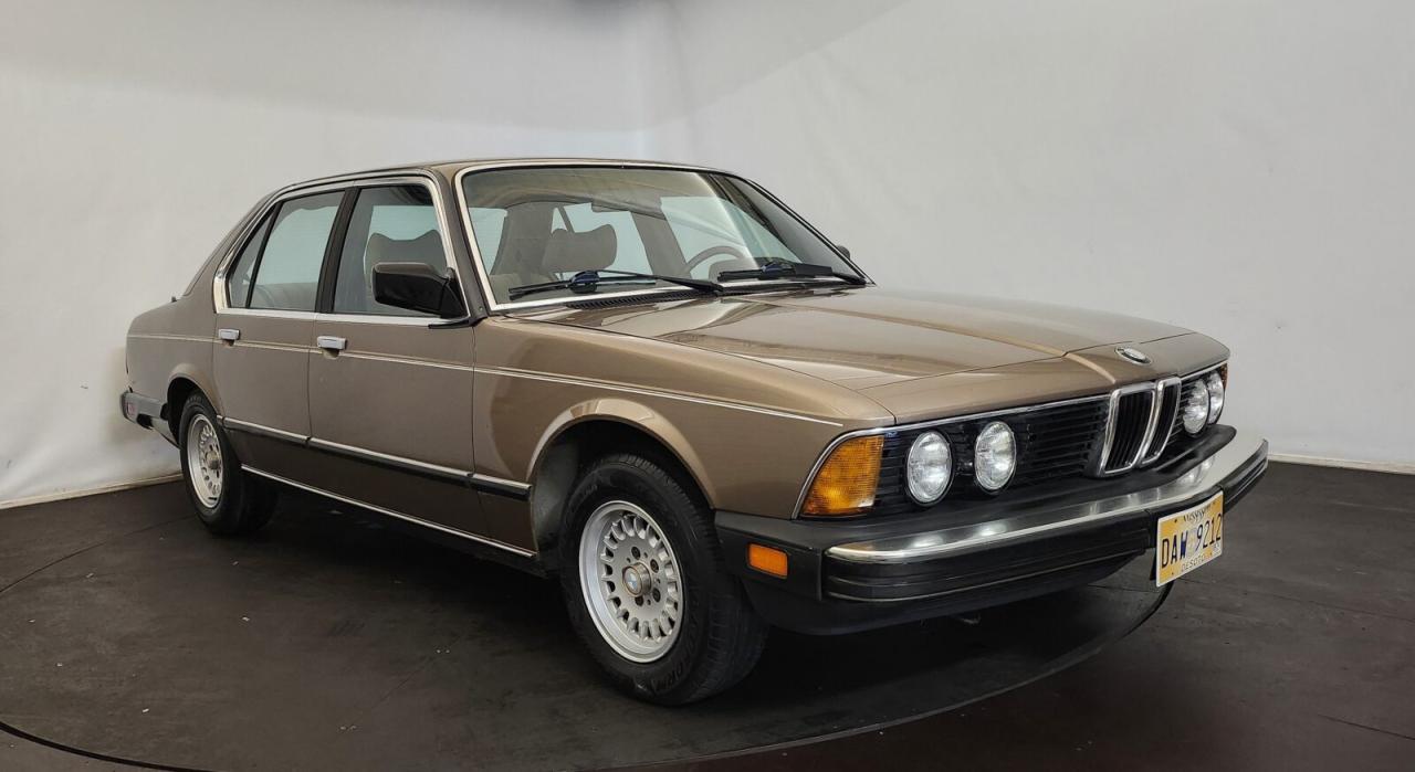 BMW 733 1984 Prix: 11.900€ Origine : Etat-unis / C LesAnciennes.com
