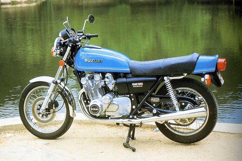 SUZUKI GS 750 PROTECTION D'ECHAPPEMENT COTE GAUCHE LesAnciennes.com