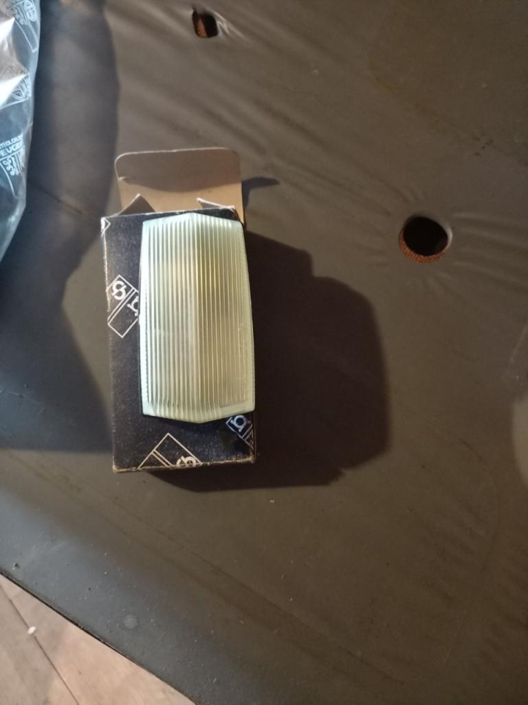 Feux PEUGEOT 504 cabriolet LesAnciennes.com