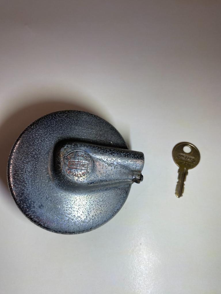 Bouchon JAEGER PRELAC LesAnciennes.com