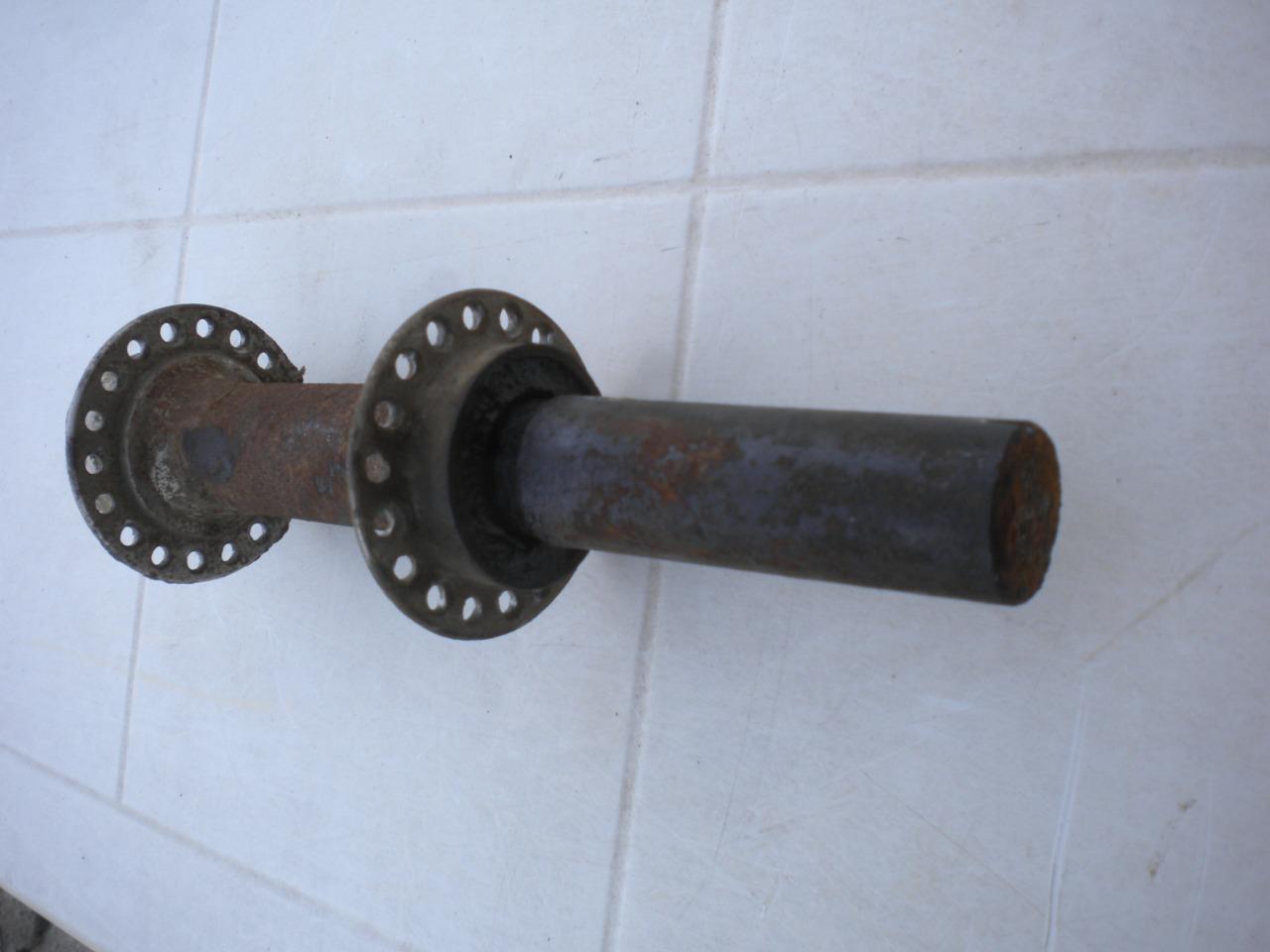 Pièces SIDE CAR un moyeu de roue moto ancienne LesAnciennes.com