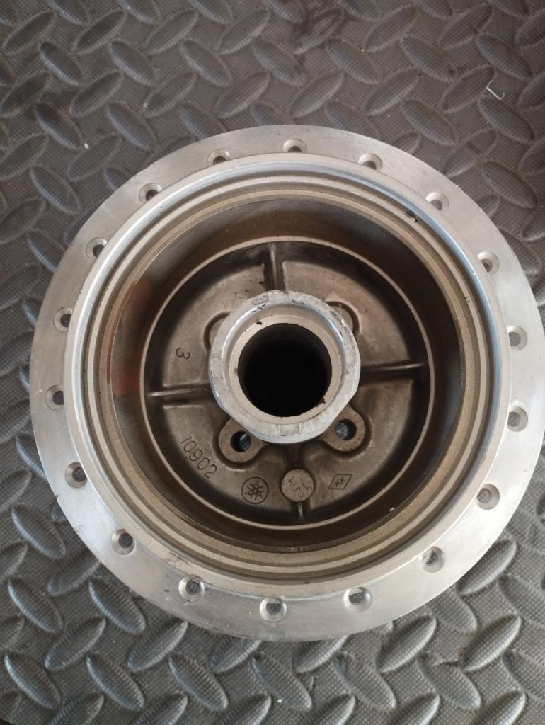 Moyeu de roue arrière YAMAHA YG1-YGSS-YGST-G6-G7- LesAnciennes.com