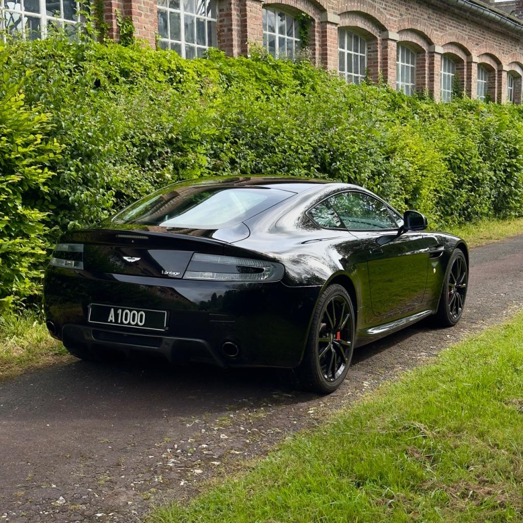 ASTON MARTIN Vantage 4.7 N420 LesAnciennes.com